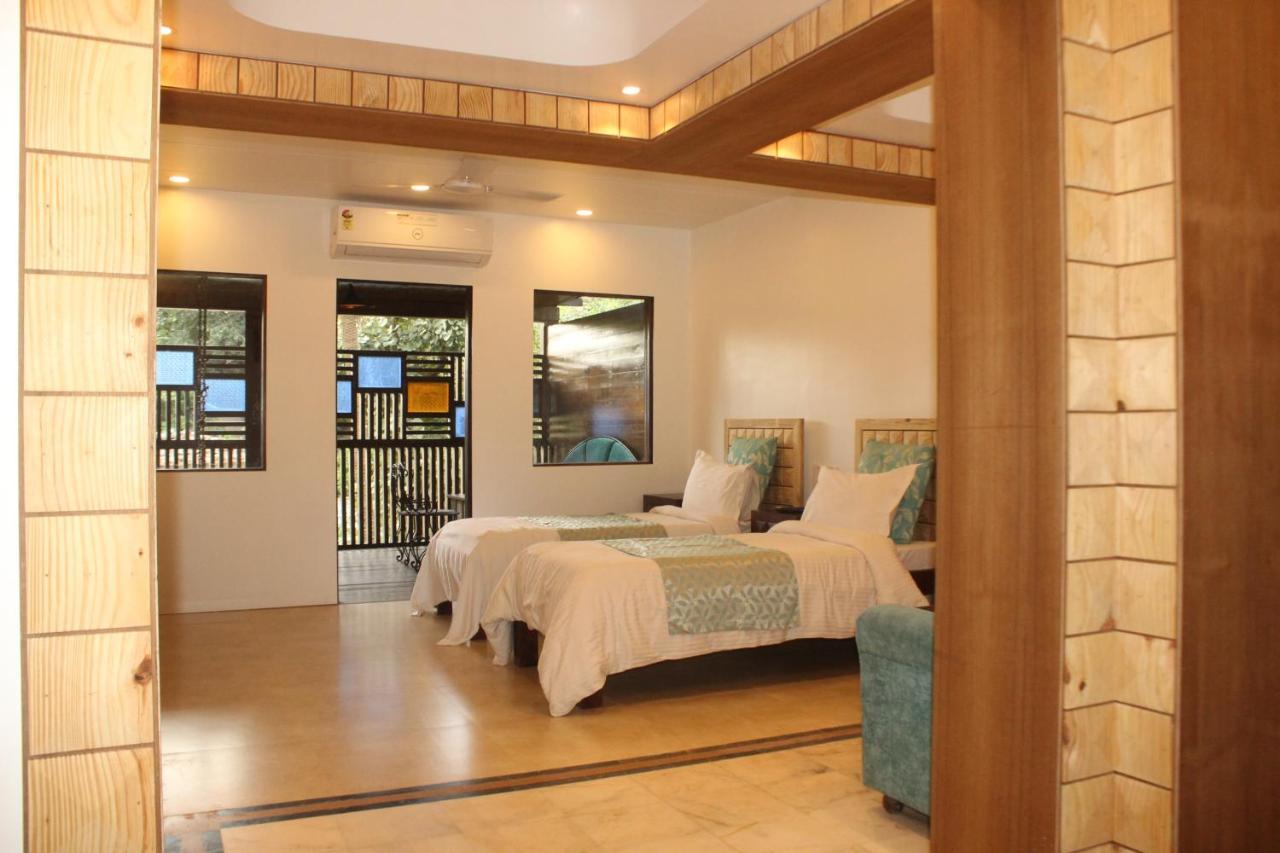 מאונט אבו Chacha Inn The Garden Retreat מראה חיצוני תמונה