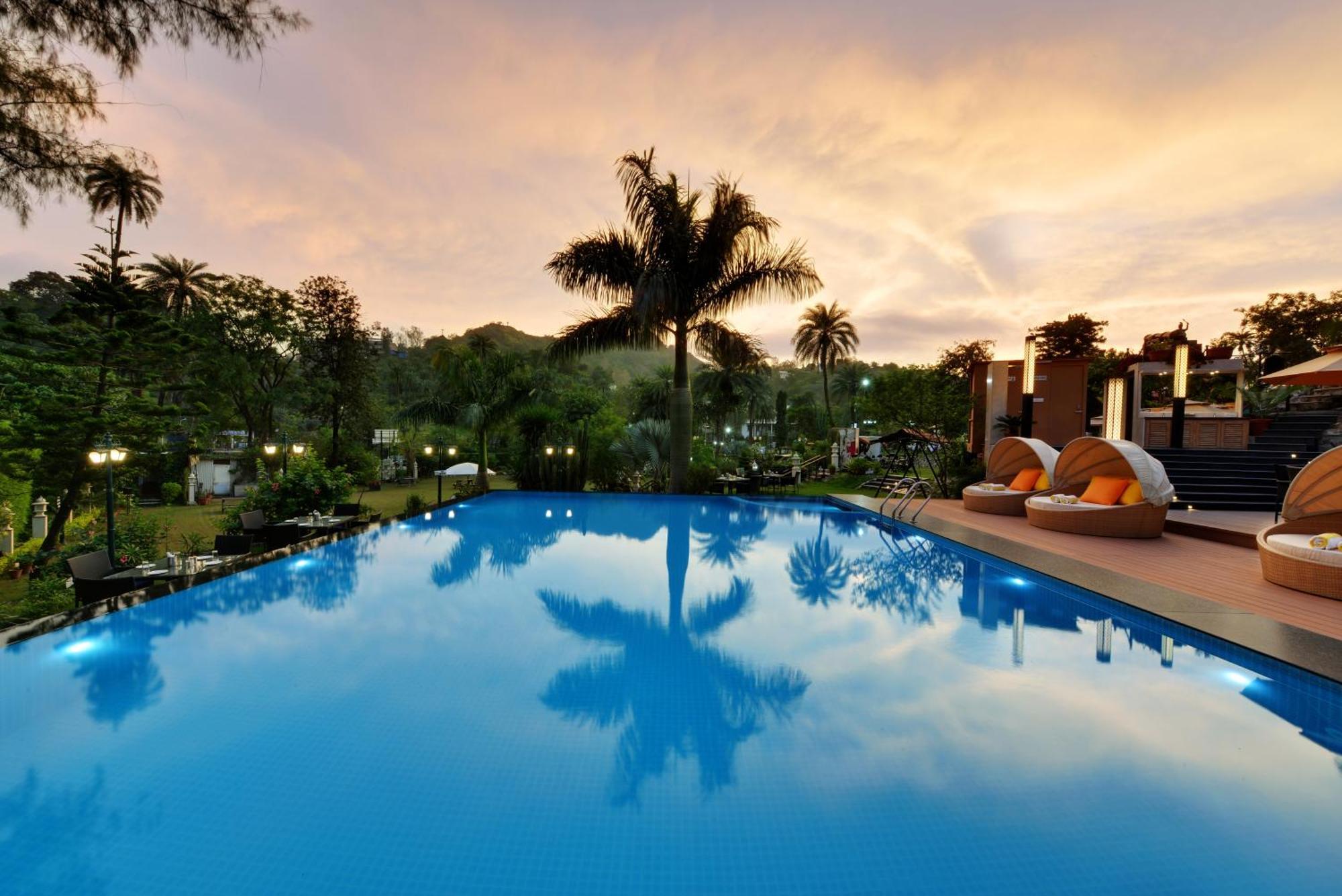 מאונט אבו Chacha Inn The Garden Retreat מראה חיצוני תמונה