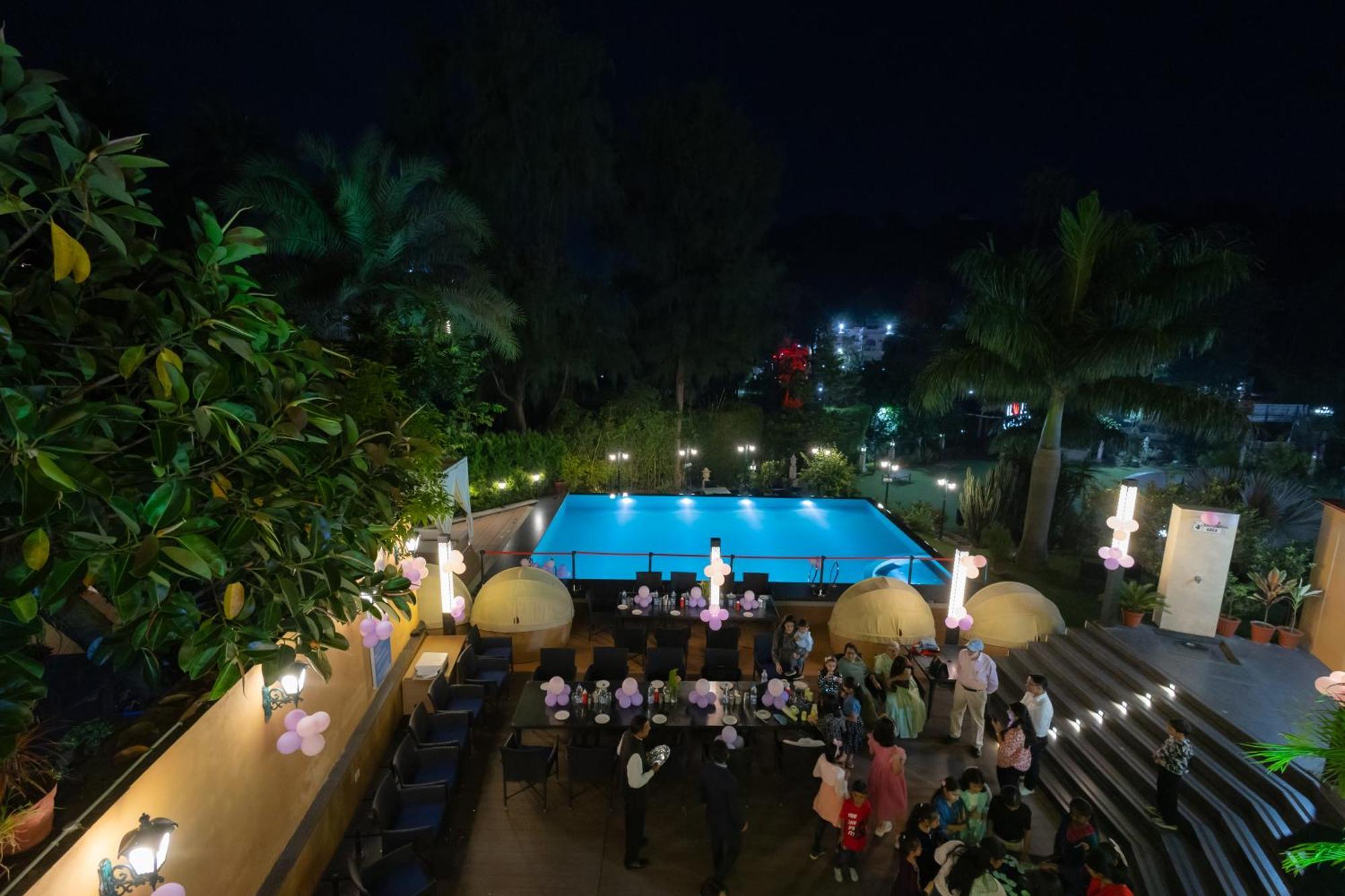 מאונט אבו Chacha Inn The Garden Retreat מראה חיצוני תמונה